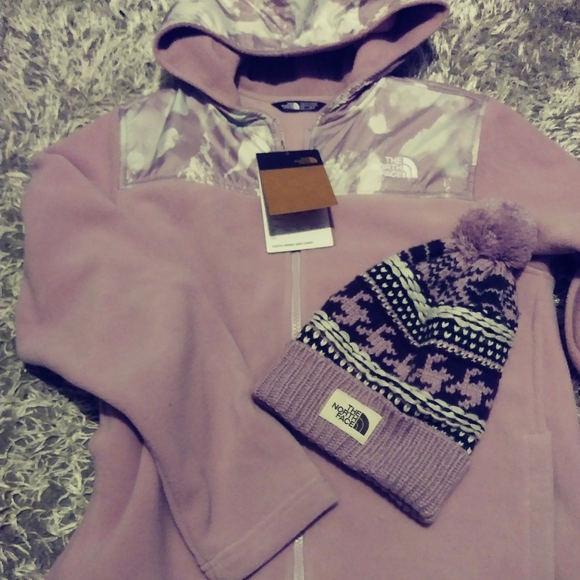 Girls North Face Bundle ❎excluded❎ - Picture 2 of 4